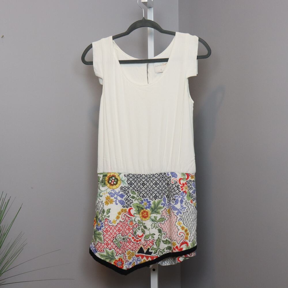 Line & Dot Floral Shorts Romper Button Back Size M